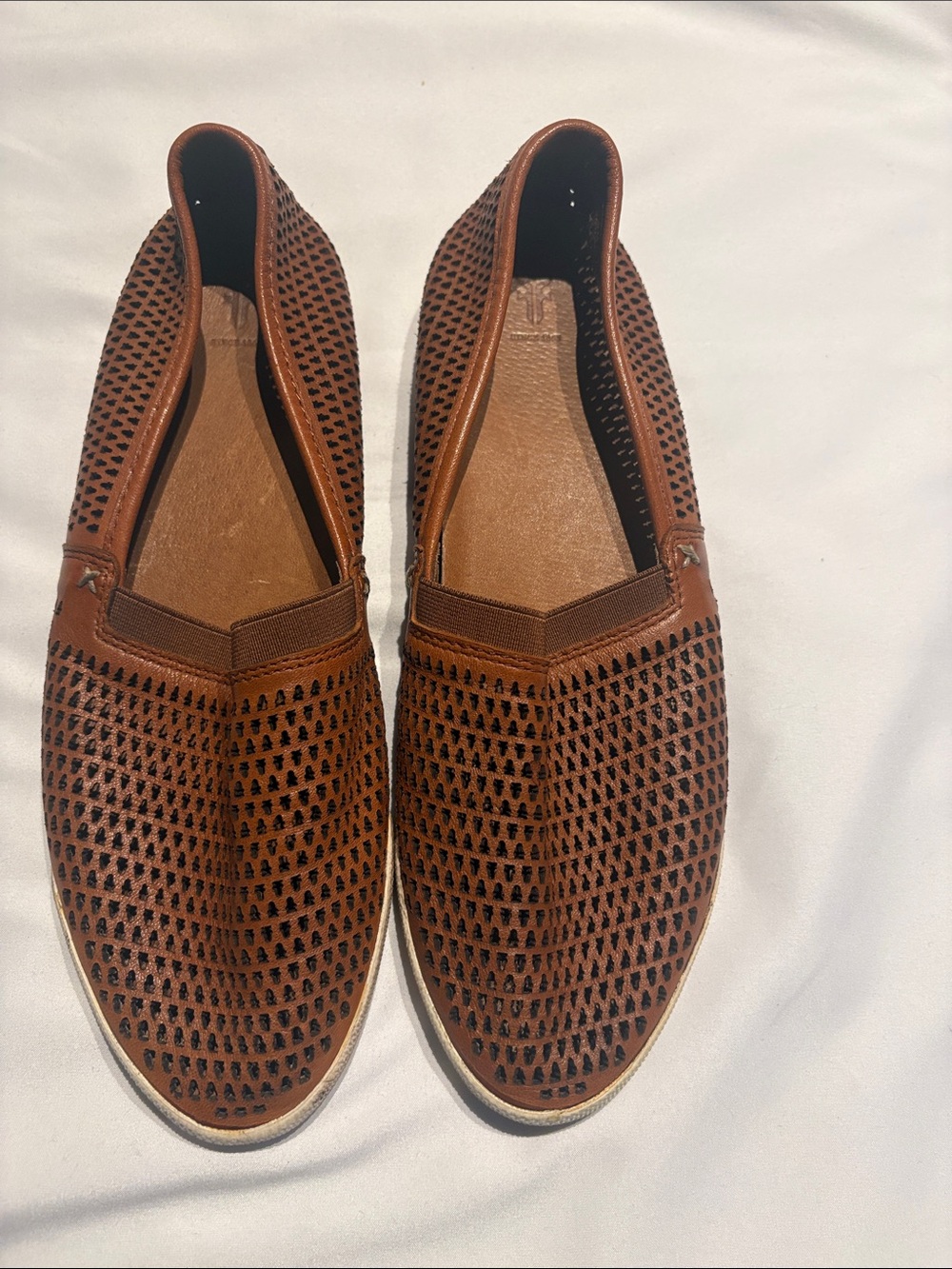 EUC FRYE Melanie Perf Slip On, in Congac brown Size 8